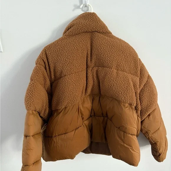 Old Navy Puffer Jacket - Picture 4 of 5